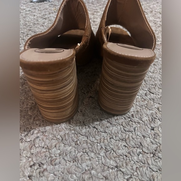 Great condition! Worn maybe twice. Open toe suede clogs. - Picture 5 of 5